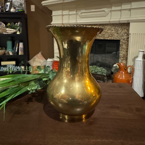 Vintage Brass pitcher made in India 9” Tall x 7.5” Wide - Picture 3 of 10